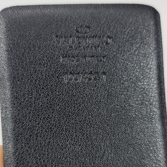 Valentino Garavani REVERSIBLE VLOGO SIGNATURE BELT IN GLOSSY CALFSKIN 70… - Picture 4 of 4